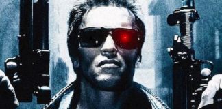 Le visage de Schwarzenegger avec deux pistolets dans Terminator
