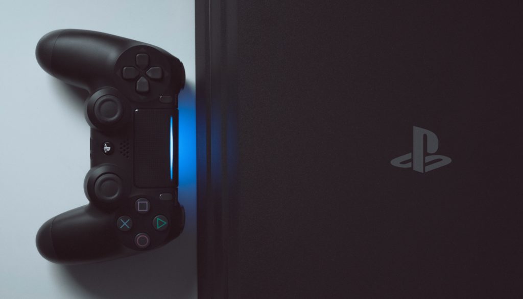 Une playstation 4 avec manette pour quelle console choisir