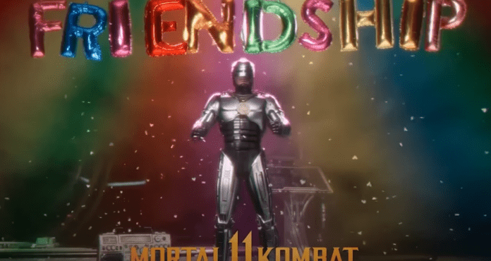 Le personnage de Mortal Kombat 11: Aftermath Robobop avec le mot « friendship » écrit dessus de lui